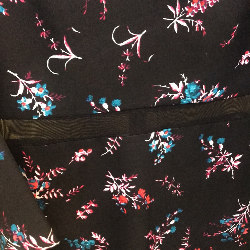 Guess Bell Sleeve Floral Print Dress sz. 2 - Picture 5 of 5